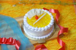 Pineapple Creme Cake
