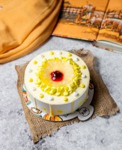 Eggless Pineapple Cream Cake (500g)