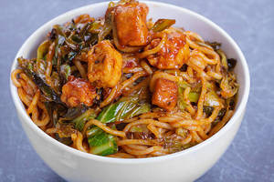 Chilli Chicken With Veg Noodles