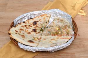 Pyaz Stuffed Naan