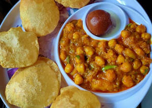 Chole Puri Combo