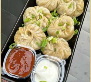 Veg Steamed Momos [ 6 Pieces]