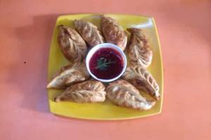 Paneer Fried Momos [8 Pieces]