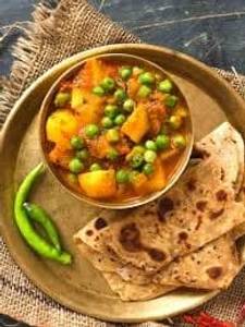 Matar Paneer With 2 Pratha