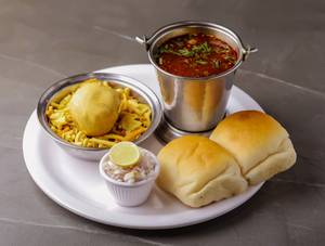 Batata Vada Misal Pav