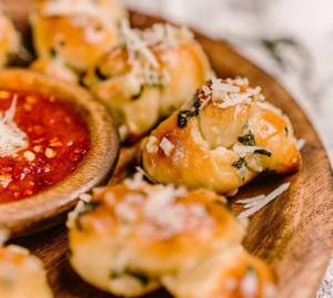 Garlic Knots