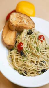 Aglio - Olio & Basil Veg Pasta