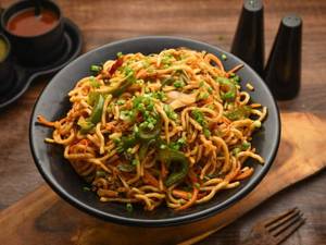 Chilli Garlic Veg Chowmein
