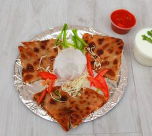 Onion Paratha With Curd