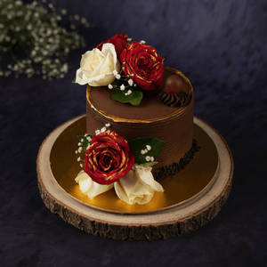 Belgium Chocolate Flower Cake (1 Kg)