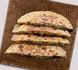 Paneer Butter Tawa Paratha 