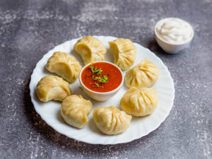Veg Cheese Steamed Momos [8 Pieces]