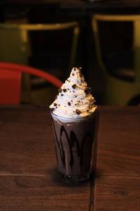 Dutch Truffle Cake Shake