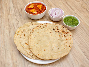 Kadhai Paneer + 4 Tawa Roti + Salad