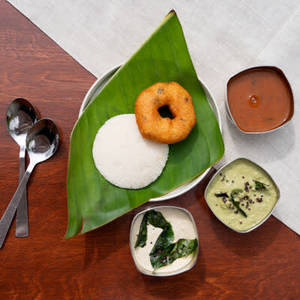Idli(1)+vada(1)