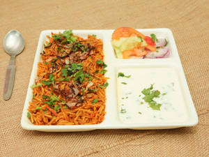 Veg Biryani With Raita 