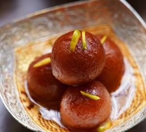 Desi Ghee Kheer Gulab Jamun (4 Pcs)