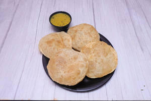 Luchi(5 Pieces) With Cholar Dal