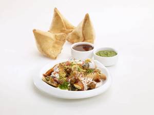 Samosa Chaat With Curd