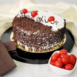 Black Forest (r)  Cake