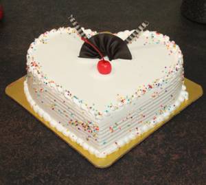 Heart shape vanilla cake