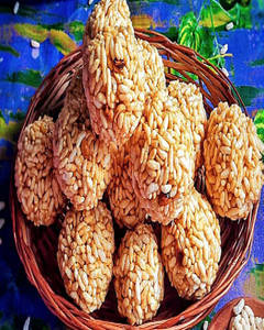 Puffed Rice Balls Sweet  (10 Pcs)
