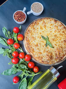 Double Cheese Margherita Pizza