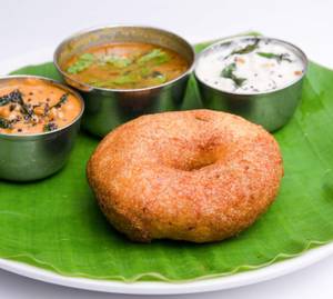 Ulundu Vada