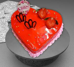 Heart shape cake strawberry