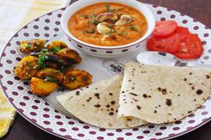 Kaju Masala, Butter Roti (5 Pcs), Salad & Lahsun Chutney
