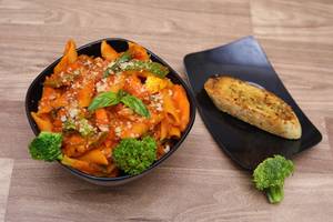 Red sauce penne pasta