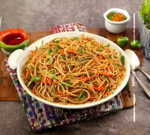 Schezwan veg noodles