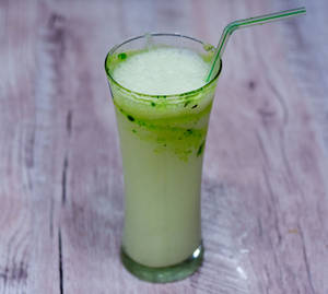 Green Pista Milkshake                                  