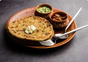 Paneer Acarhi Paratha combo