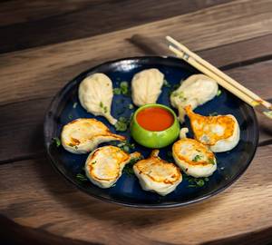 Veg Pan Fried Momo 8Pcs