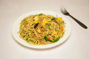 Egg Hakka Noodles