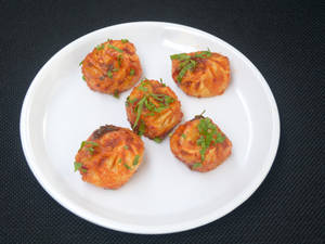 Paneer Schezwan Momos (5 pcs)