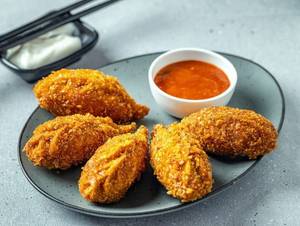 Veg Kurkure Momos (5 Pcs)