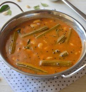 Mochai Murungai Kuzhambu - 450 Ml