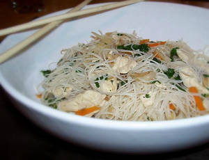 Chicken Cantonese Rice Noodles