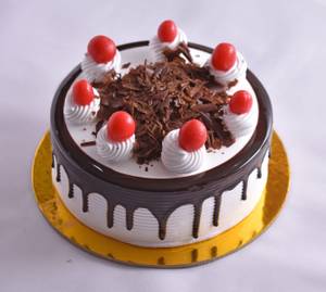 Black Forest Cake (2 Pounds)