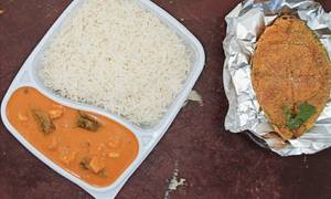 Rice + Kingfish + Prawns Curry