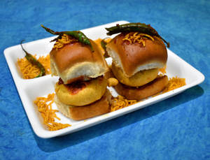 2 Vada Pav