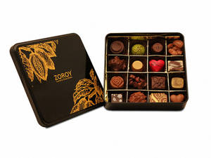 Signature Box Of 16 Pure Couverture Chocolate In A Black Tin Box -160g