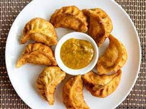 Chicken fried momos [6 pieces]