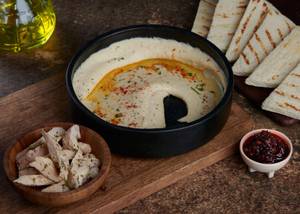 Hummus & Pita with Chicken