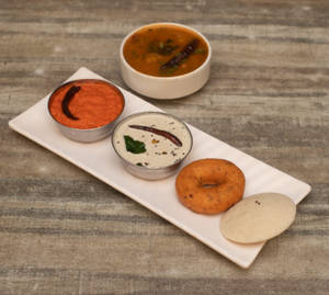 Idli (1pc)+ Vada(1 Pc)