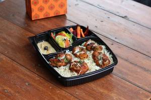 Shish Taouk On Herbed Rice