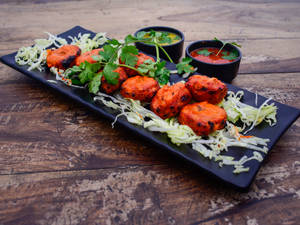 Schezwan Momos (8 Pcs) ( Red Chutney + Mayonnaise )