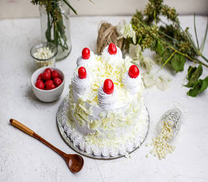 White Forest Cake (500 Gram)